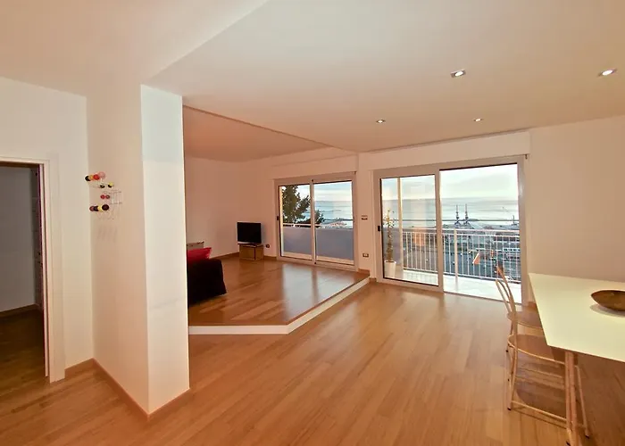 Apartment Seatrieste *